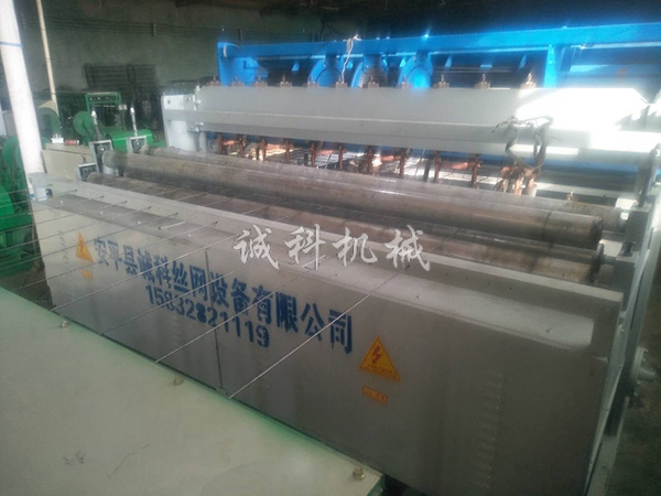 鋼筋網(wǎng)排焊機(jī) (1)